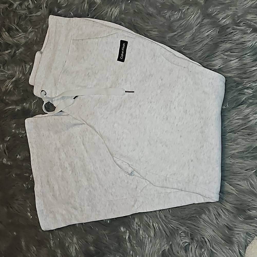 Womens sz large Calvin Klein heathered light gray sweats. Super nice and soft